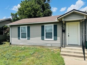 Building Photo - 4623 Memorial Dr