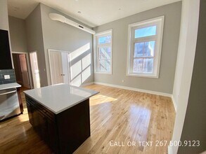 Building Photo - 1523 W Girard Ave