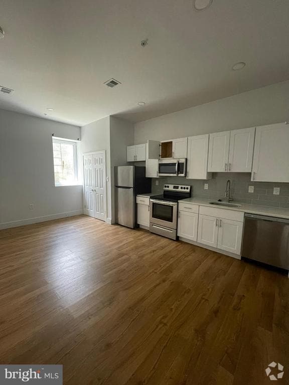 Building Photo - 6400 Haverford Ave