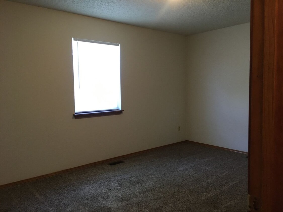 2 Bedroom 1 Bath Duplex. Great Central Lo... - 2 Bedroom 1 Bath Duplex.  Great Central Lo...