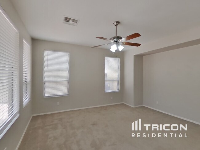 Foto del edificio - 5332 E Holmes Ave