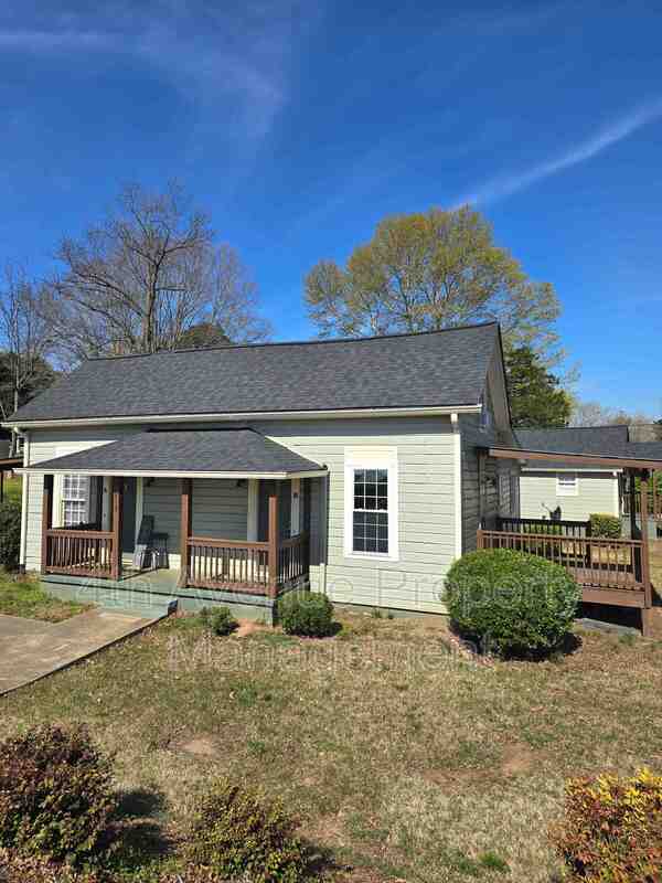 Foto principal - 385 W Shadburn Ave
