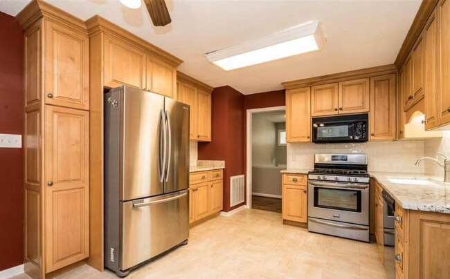 Building Photo - 6704 Winding Trl