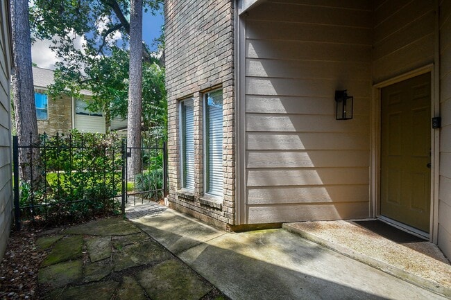 Building Photo - 12625 Memorial Dr