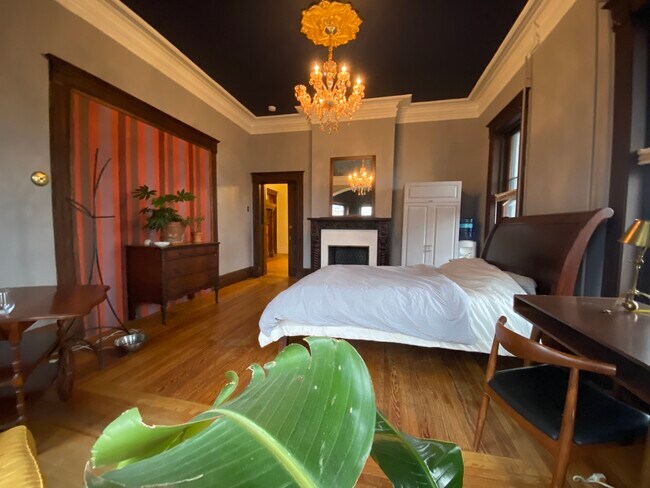 Hudson Suite 1 (img 2) - 335 Grand St
