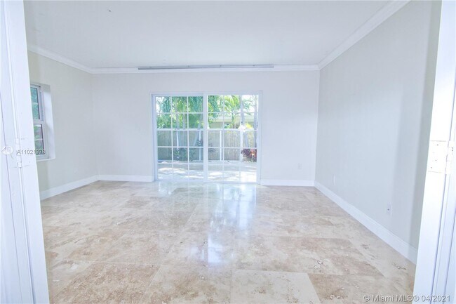 Foto del edificio - 9164 Emerson Ave