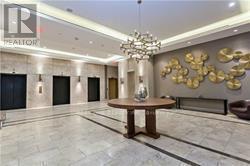 Photo du bâtiment - 155 Yorkville Ave