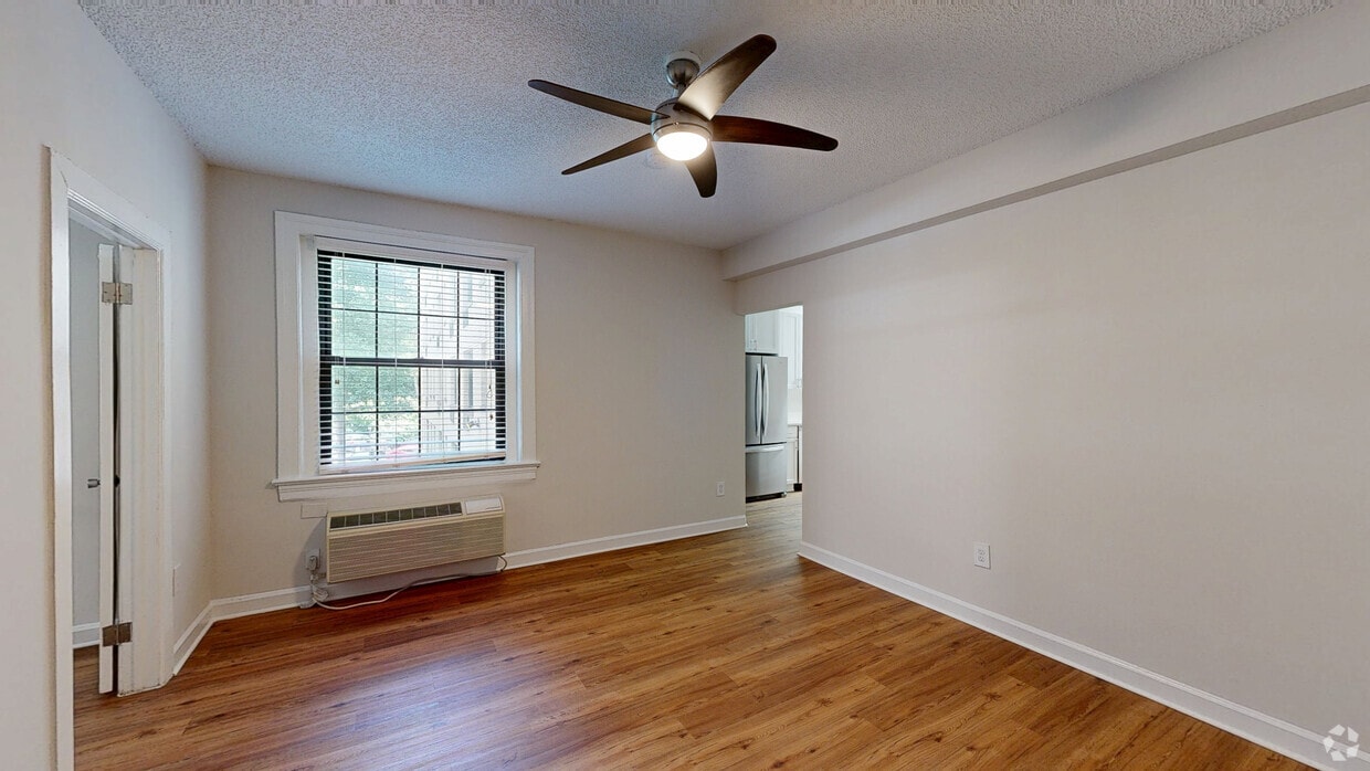 Photo - Connecticut Plaza Apartments