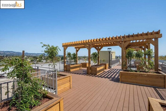Building Photo - 2747 San Pablo Ave