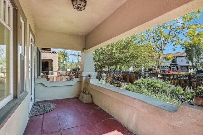 Building Photo - 4560-62 Marlborough Dr