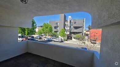 Building Photo - 3715 Kelton Ave