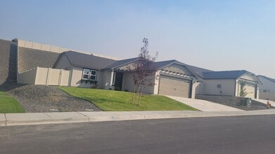 Building Photo - 7260 W 25th Ave