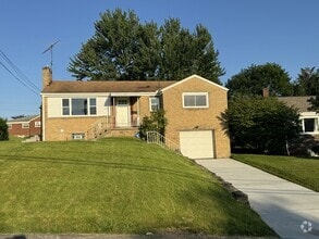 Building Photo - 1559 Orchardview Dr
