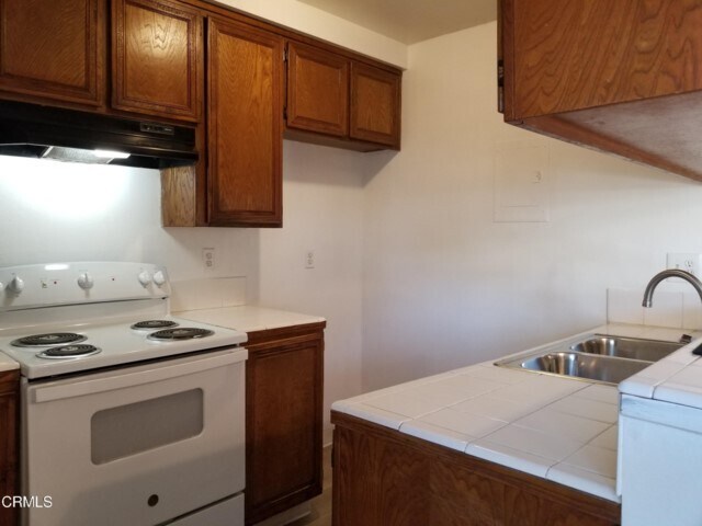 Foto del edificio - 2593 Yardarm Ave