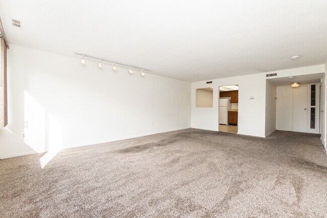 Foto del edificio - 404 Paradise Rd