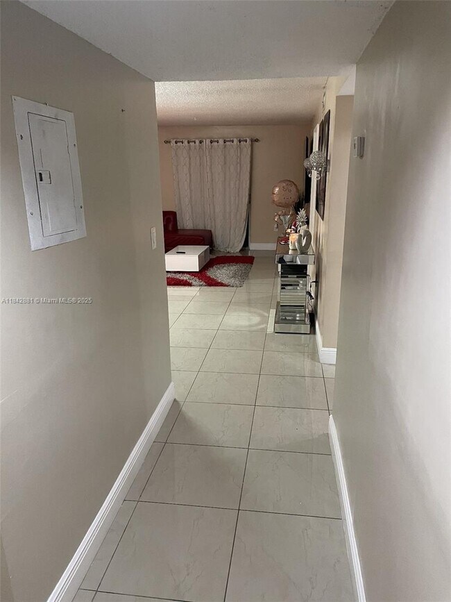 Foto del edificio - 6060 W 21st Ct