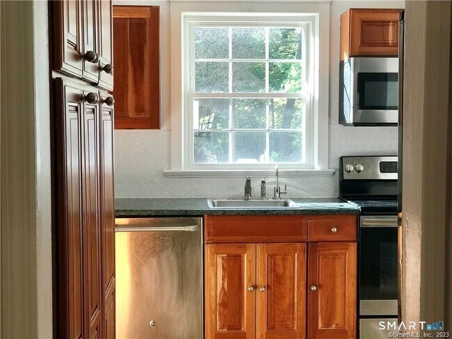 Foto del edificio - 40 Wilridge Rd