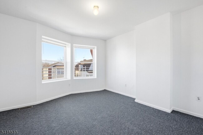 Foto del edificio - 44 1/2 3rd Street Unit