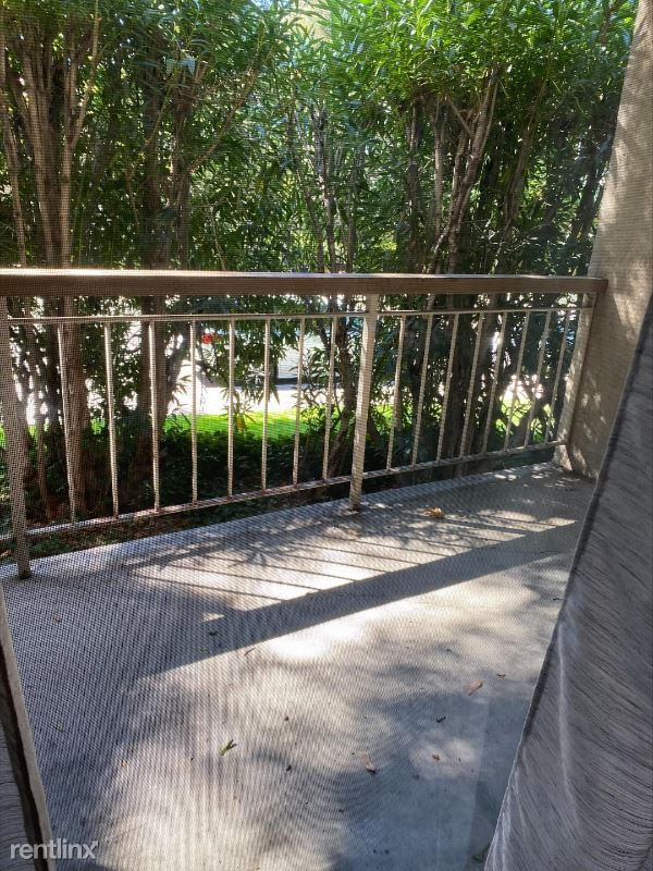 Building Photo - 2 br, 2 bath Condo - 370 N Civic Dr