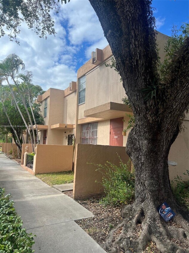 Foto principal - 6149 SW 69th St