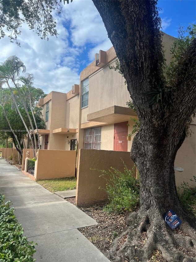 Primary Photo - 6149 SW 69th St