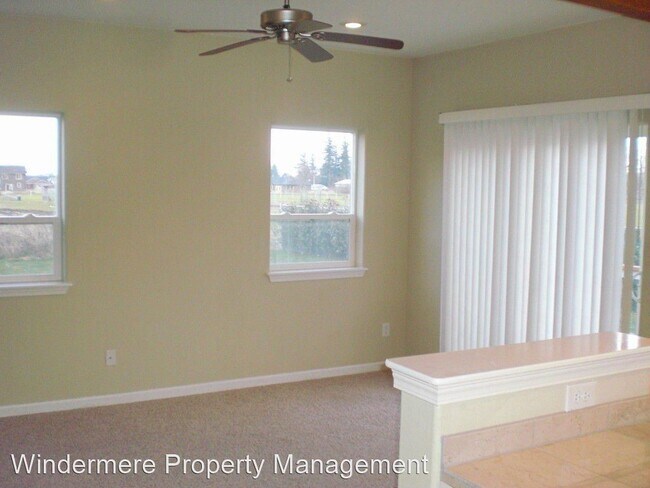 Building Photo - 105 Thendara Park Dr