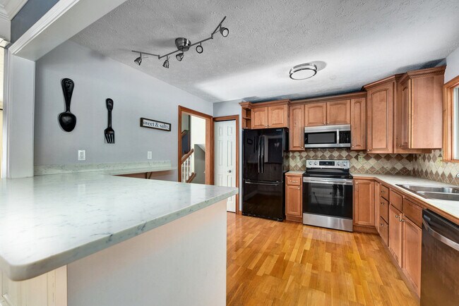 Building Photo - 13286 Boston Rd