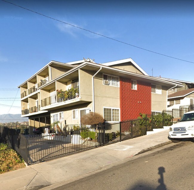 Located on a quiet street in Montebello with - 2716 Via Paseo Apartments