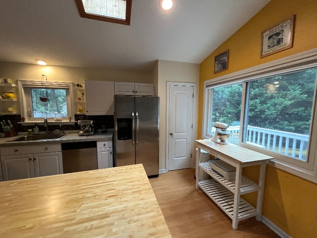Building Photo - 377 Sir Chandler Dr