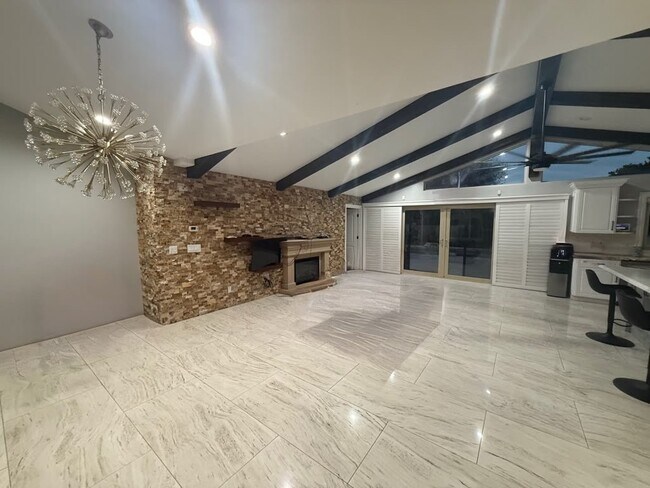 Building Photo - 8145 Valdina Dr