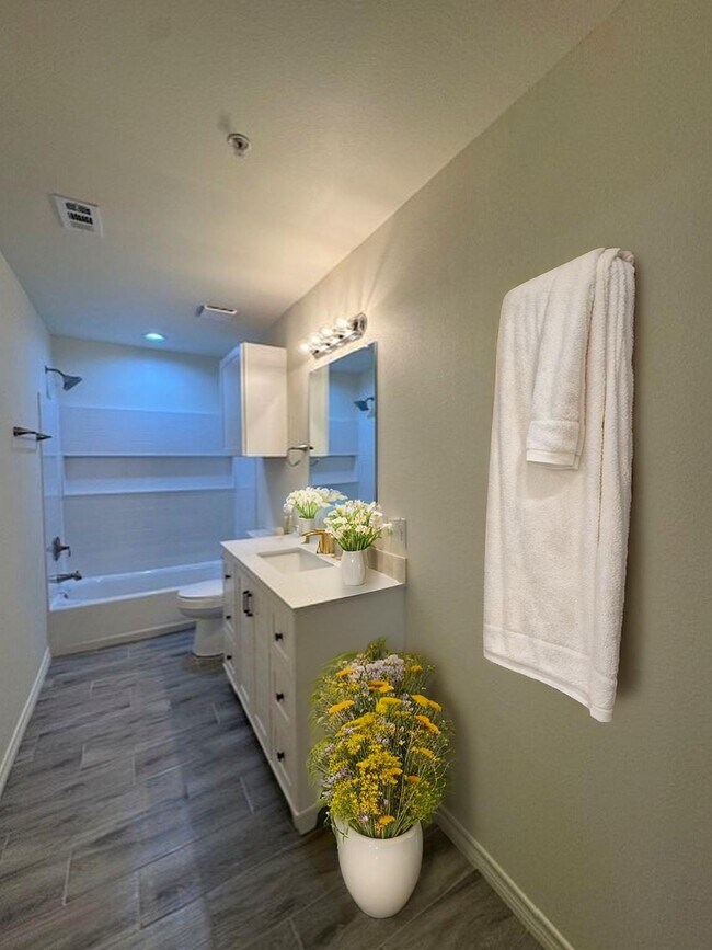 Baño Masre de 3 dormitorios - Chance's Court Apartments