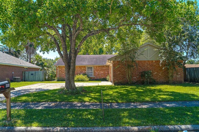 Building Photo - 9806 Thrush Ln