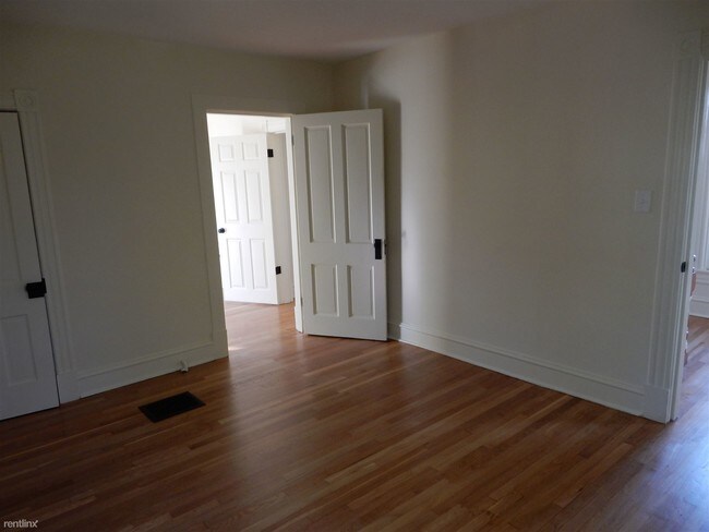 Building Photo - 3 br, 2.5 bath House - 65 Lasalle Ave