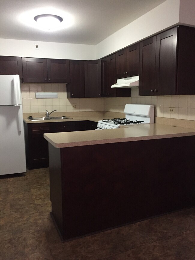 Kitchen - 8060 W 95th St