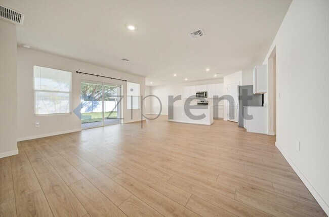 Foto del edificio - 707 NW 2nd Ln