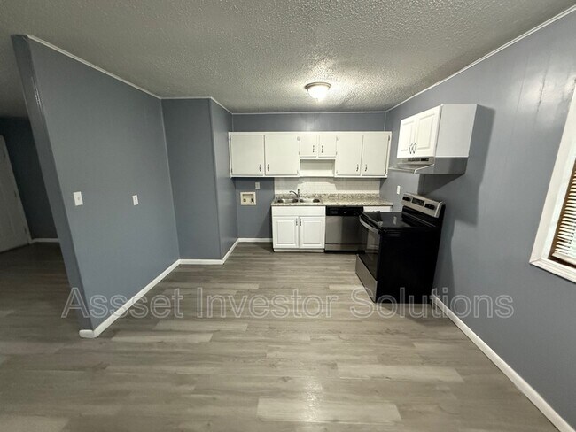 Foto del edificio - 11224 Lewis Ave
