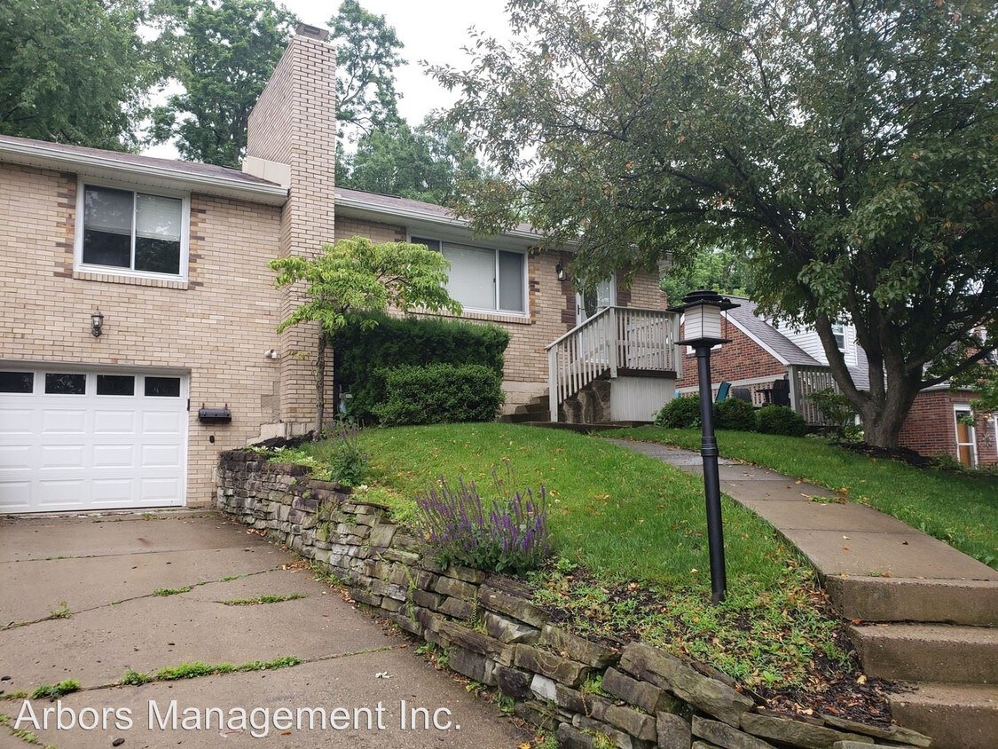 Primary Photo - 3 br, 1.5 bath House - 129 Ryan Drive