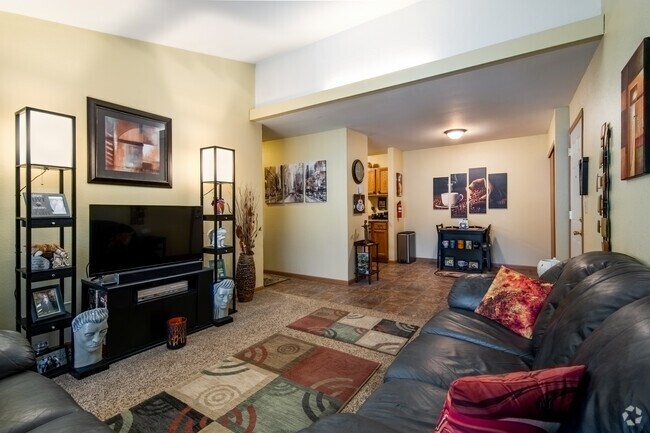 2HAB, 1BA - 700 ft² - Maple Creek