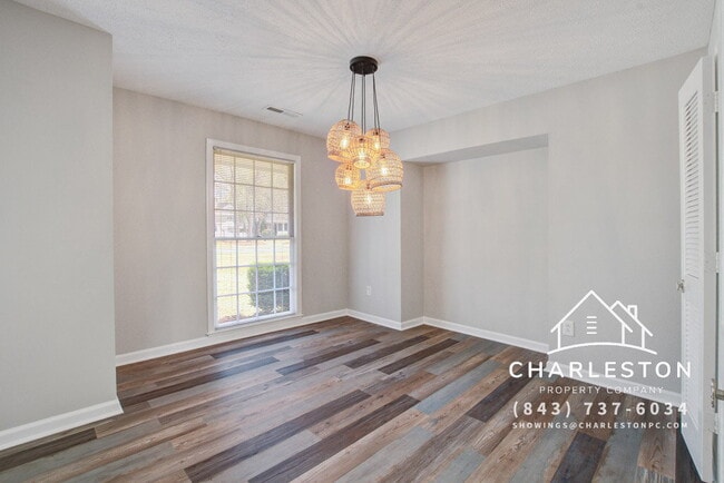 Building Photo - 1805 Chelwood Cir