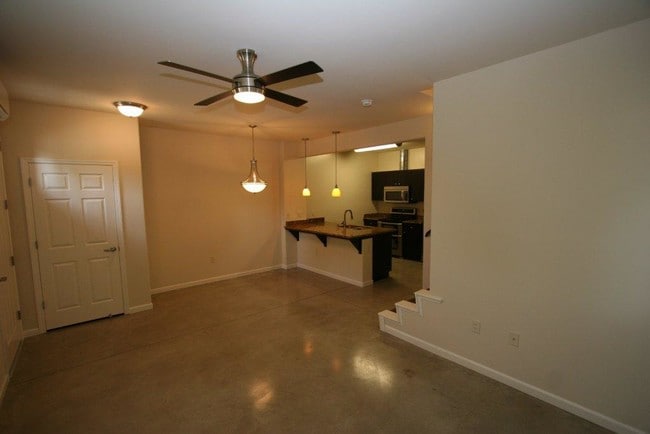 Foto del edificio - Van Ness Cottages
