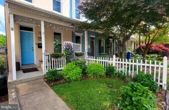 Building Photo - 2057 Druid Park Dr