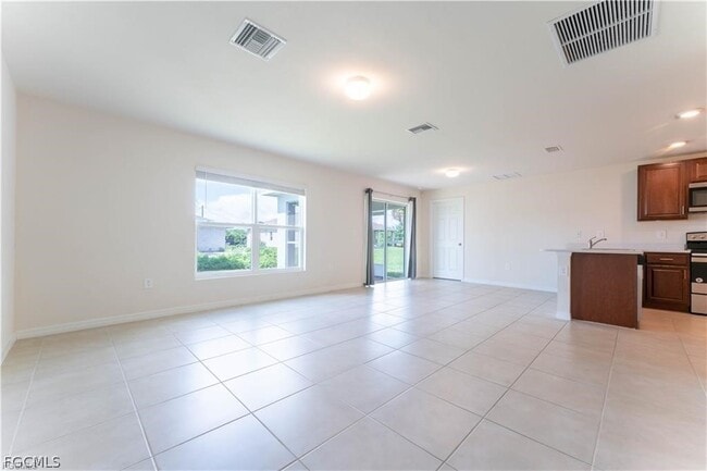 Foto del edificio - 8052 Sunrise Cir