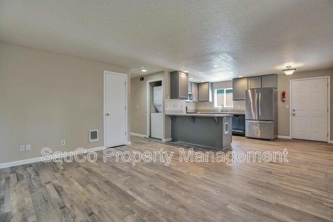 Foto del edificio - 2423 NW 3rd Ave