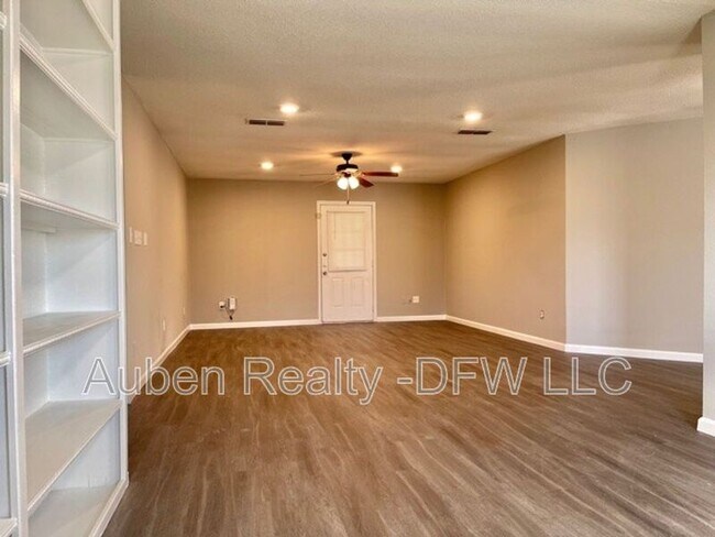 Foto del edificio - 206 Honey Bee Dr