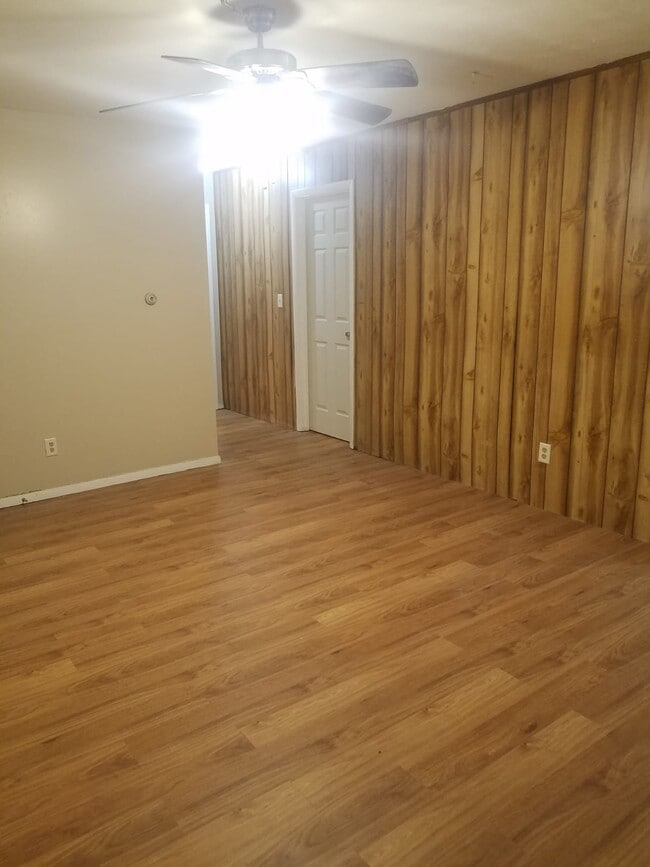 Foto del edificio - 105 College Park Ct