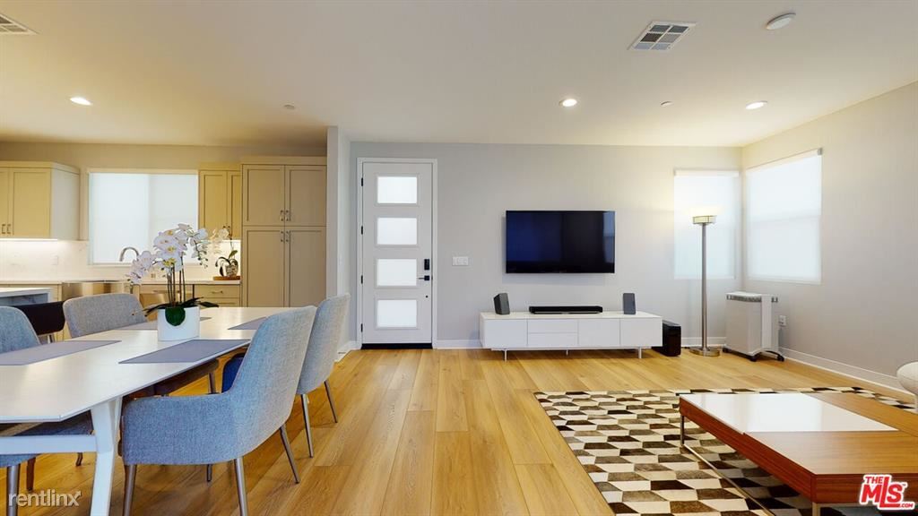 Foto principal - 4 br, 2.5 bath House - 2064 Woodland Walk