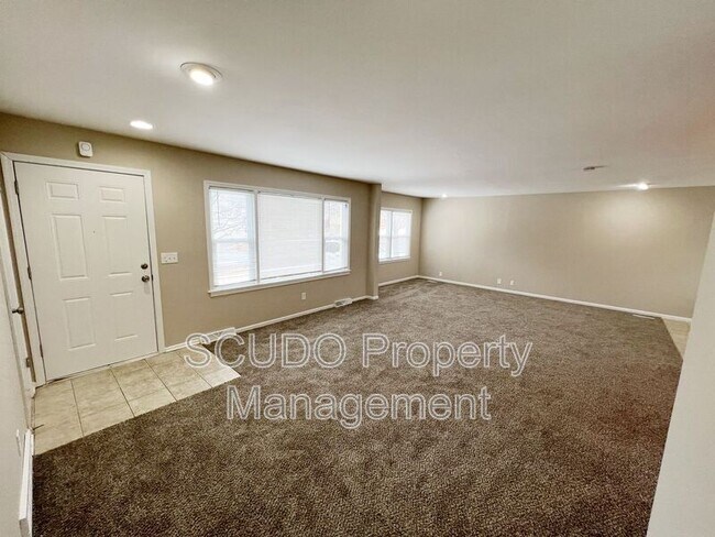 Building Photo - 9301 Antioch Rd
