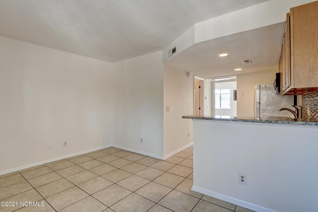 Building Photo - 4750 Seahawk Ct