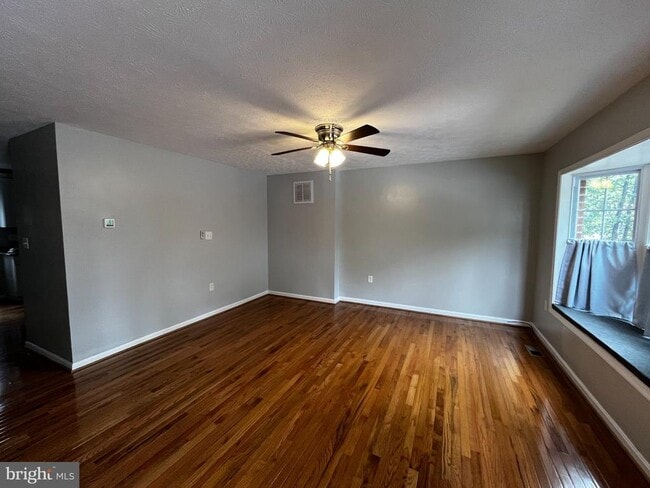 Building Photo - 202 Carroll Dr