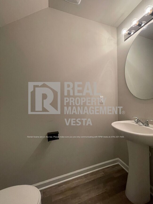 Foto del edificio - Spacious Four Bedroom Home in South Macon